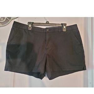Magellan Womens Black Shorts Size 16 NWT 4.25 Inseam